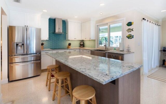 Palmview by RedAwning