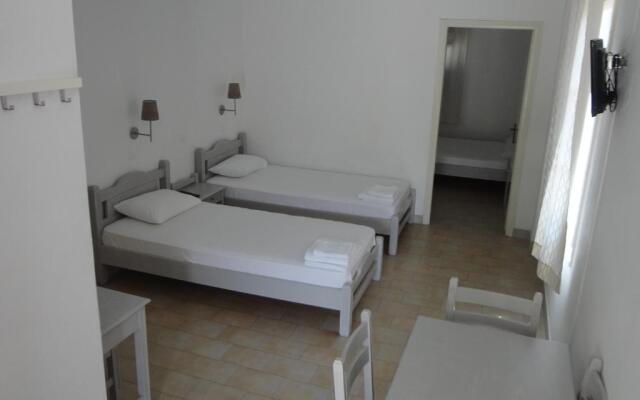 Lianos Hotel & Apartments