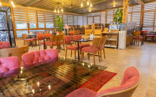 Grand Elite Cave Suites