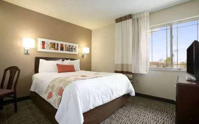 Hawthorn Suites by Wyndham Chicago Schaumburg