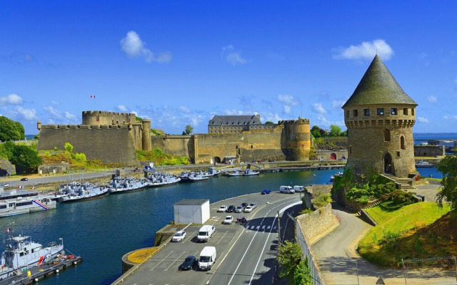 House in Lanildut Near Waterfront & Beaches