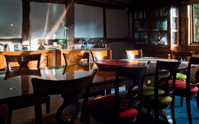 Eckington Manor