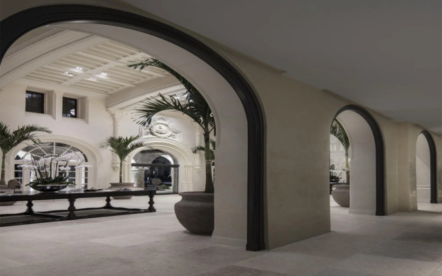 Cloister At The Boca Raton