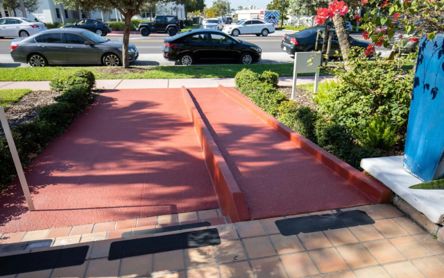 Tradewinds Apartment Hotel