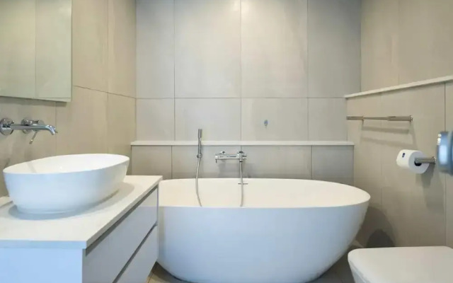 Modern Central Secure Cape Town 2bed Bantry Suite