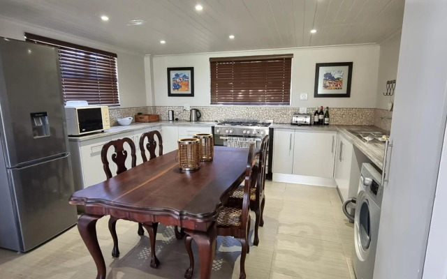 DullVino House Dullstroom