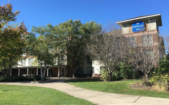 Norwood Inn & Suites