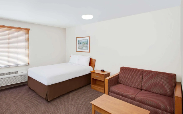 WoodSpring Suites Denton