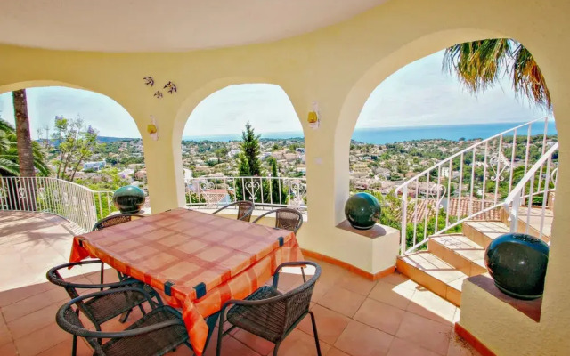 Los Llanos - sea view villa with private pool in Benissa