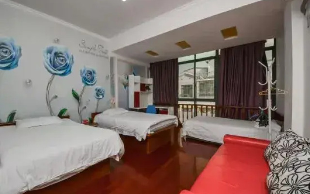 Shanghai Huahui Hotel themed apartment