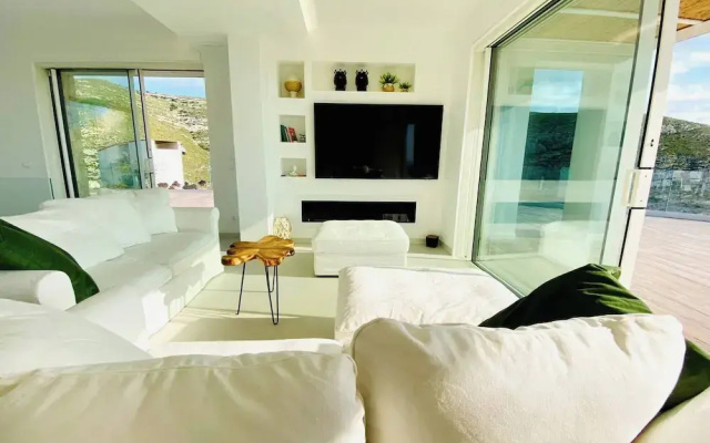 Prestigious Villa Olimpo With Pool And Sea View