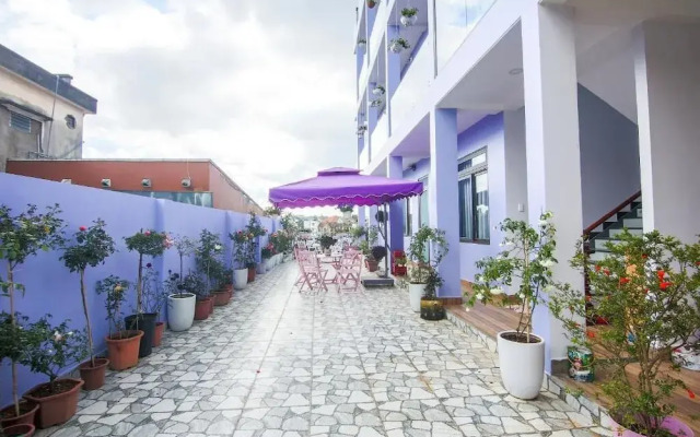 Thy Thy Hotel by OYO Rooms