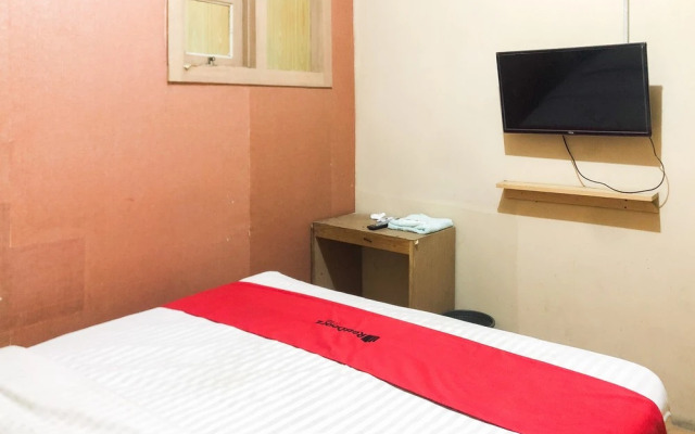 RedDoorz near RS Siloam Karawaci
