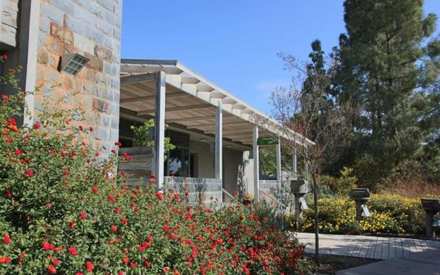 Etnachta Kibbutz Afik