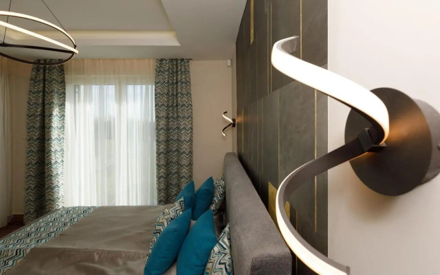 Royal Cafe Apartman