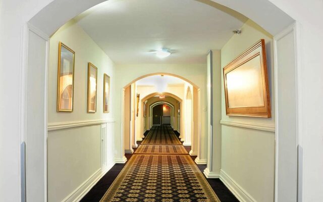 Best Western CPlaza Hotel