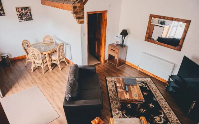 Home Farm & Lodge