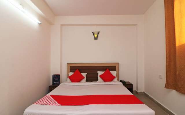 OYO 24878 Hotel Aicon Palace