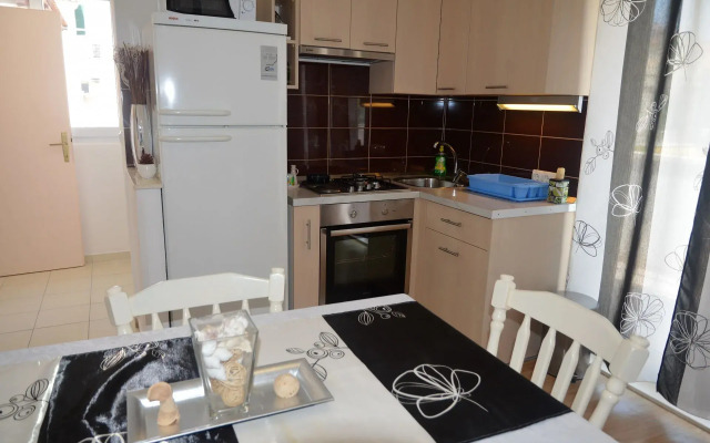 Remarkable 1-bed Apartment in Marina