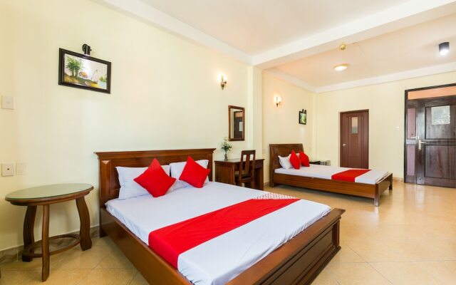 OYO 696 Cam Ranh Hotel 1