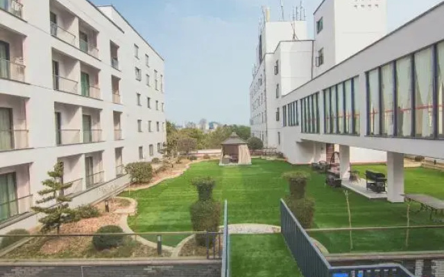 Baoqing Villa