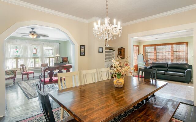 The Wayward Traveler's Inn