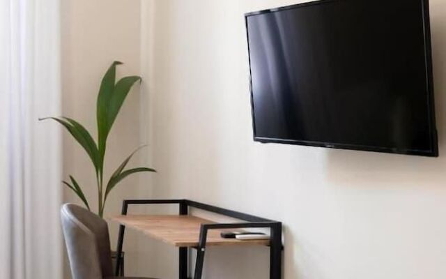 Black Onyx Comfort Suites