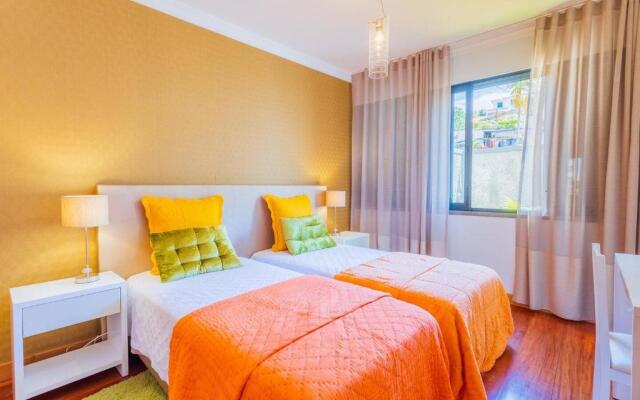 5 bedrooms in Privileged area with Ocean View
