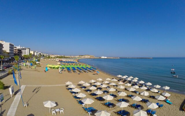 Steris Elegant Beach Hotel & Apartments