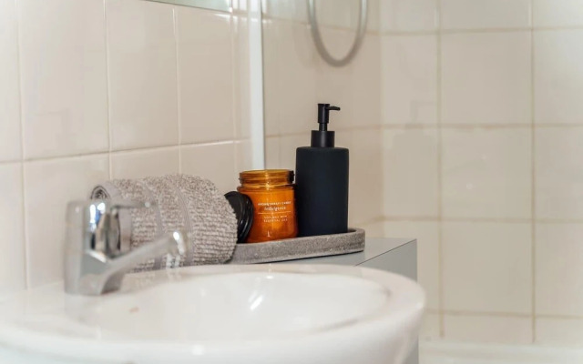 Oak on Ebenezer - Heart of the East End - Free - Wifi