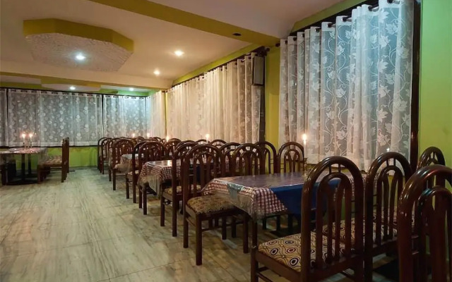 OYO 10752 Hotel Sitara International