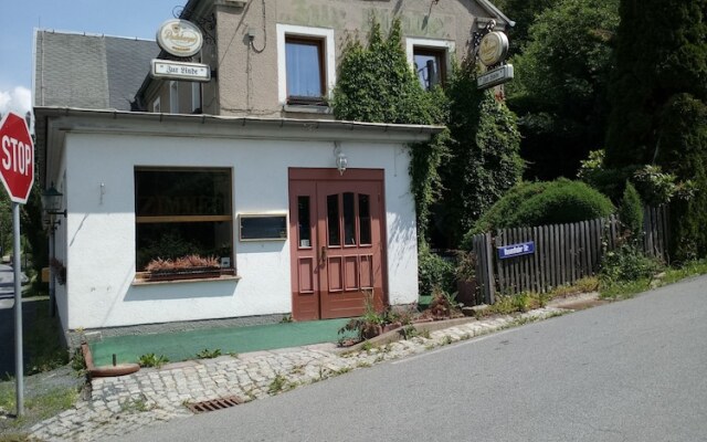 Zur Linde Hotel