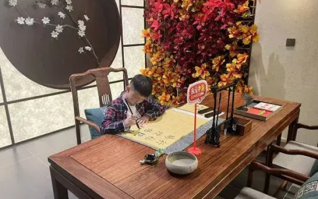 Jianguo HIDDEN Hotel (Shijiazhuang Station Normal University)