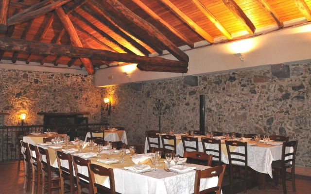 Antico Borgo Etneo Country Hotel