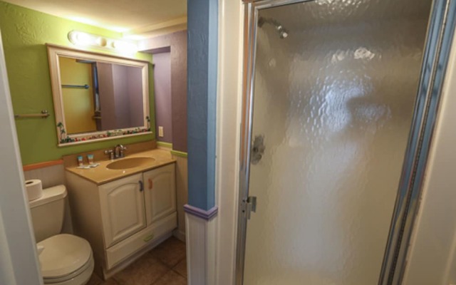 205 Bayview Ave. - M