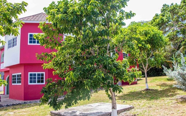 The Hamilton's Nature Villa