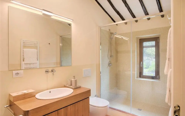 Villa in Castellina w Pool Garden Winery