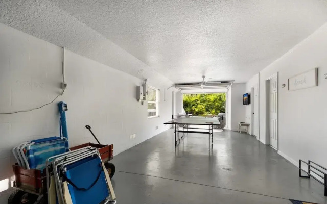 Bean Point Bliss 3 Bedroom Home by RedAwning