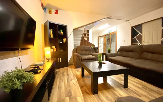 Roomies Hostel Condesa