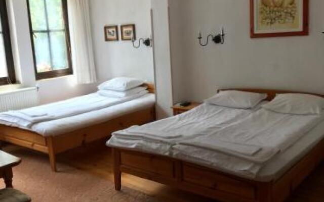 Toni's Guest House