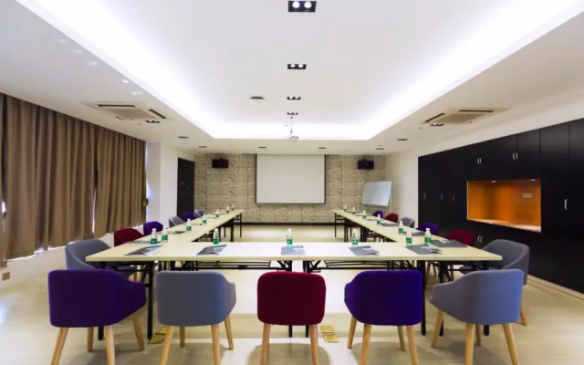 Campanile Hotel Wuxi Huishan Ancient Town Jinlong square