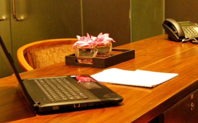 Port View City Hotel