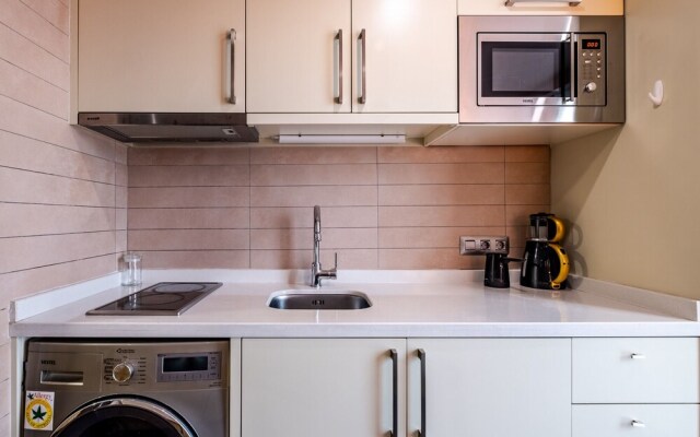Sleek Residence Flat in Maltepe
