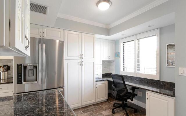 Land's End 10-302 Beach Front - Premier