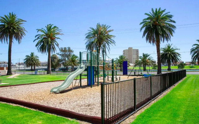 Adelphi Waterfront 2 Bedroom Ground Floor Home