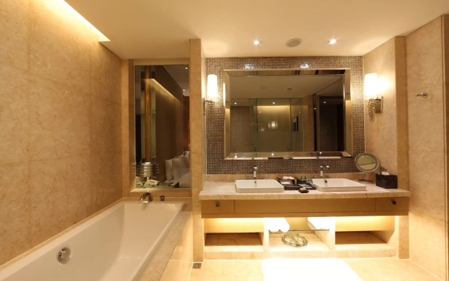 Renaissance Chengdu Hotel