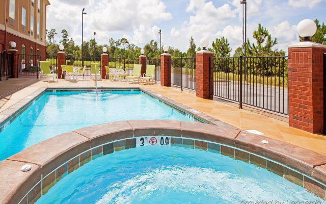 Holiday Inn Express & Suites Foley by IHG