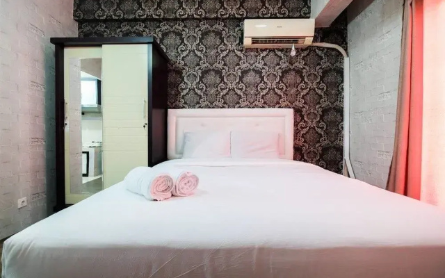 Studio Room at Sunter Park View Apartment By Travelio