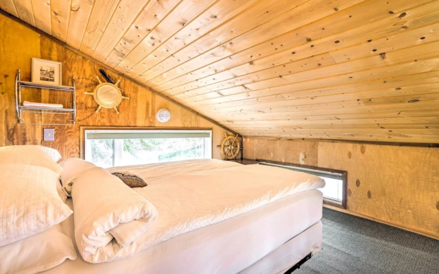 Serene Seldovia Cabin w/ Deck, Grill & Views!