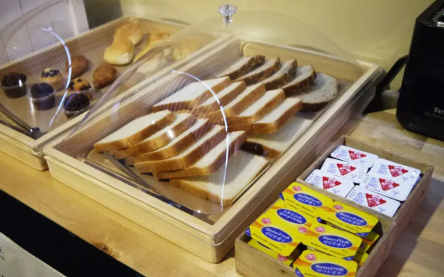 Travelers Planet Studio Type Hostel